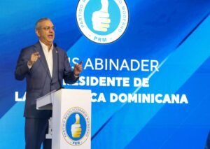 Abinader llama al PRM a preservar su unidad y evitar fracturas internas