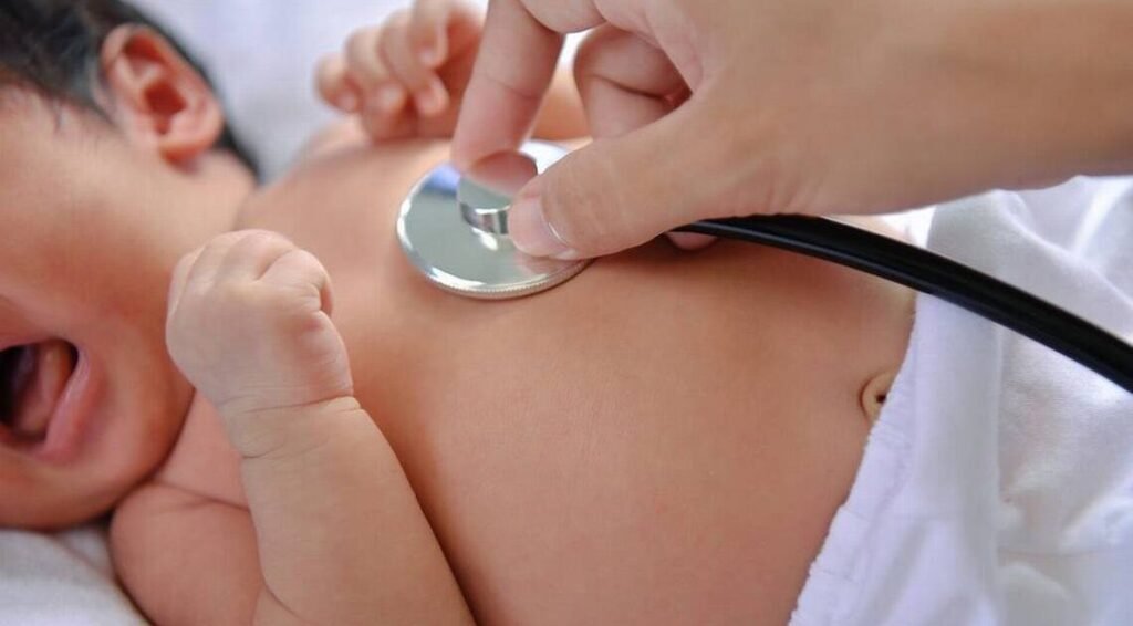 Familia de un bebé con cardiopatía pide ayuda para costear cirugía en Santo Domingo
