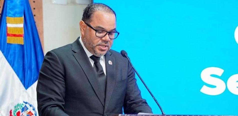 Ulloa expone ante el Senado un costo medio de RD$70,798 por cada caso atendido