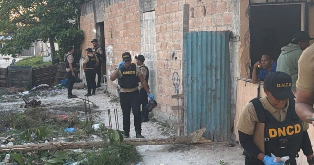 DNCD arresta a diez personas e incauta más de 1,400 gramos en operativos en Verón-Punta Cana