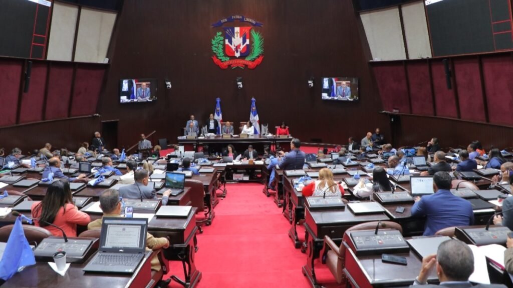 Código Laboral vuelve a comisión y prolonga el estancamiento en el Congreso