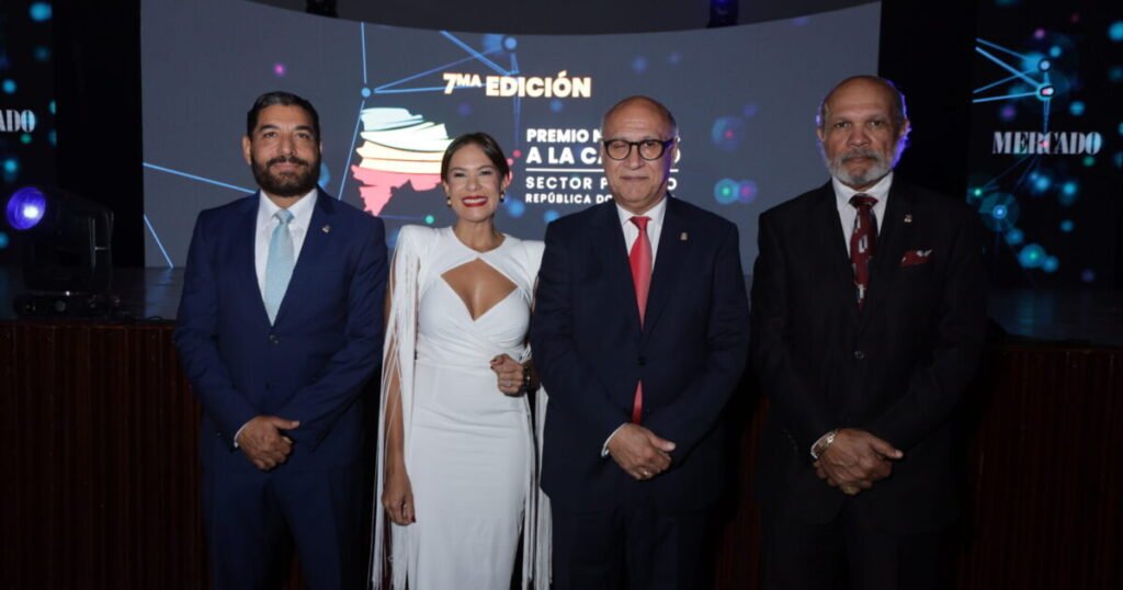 Reconocen a 17 empresas por elevar sus estándares en un entorno que exige más resultados