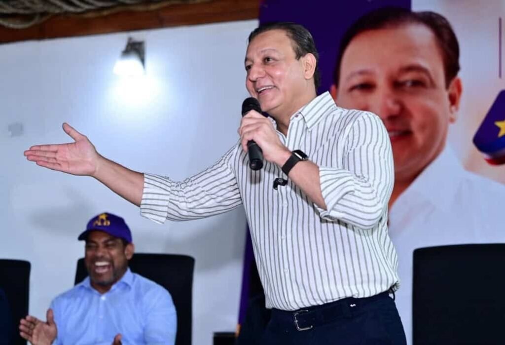 Martínez cuestiona la política migratoria del Gobierno y anuncia mano dura si llega al poder