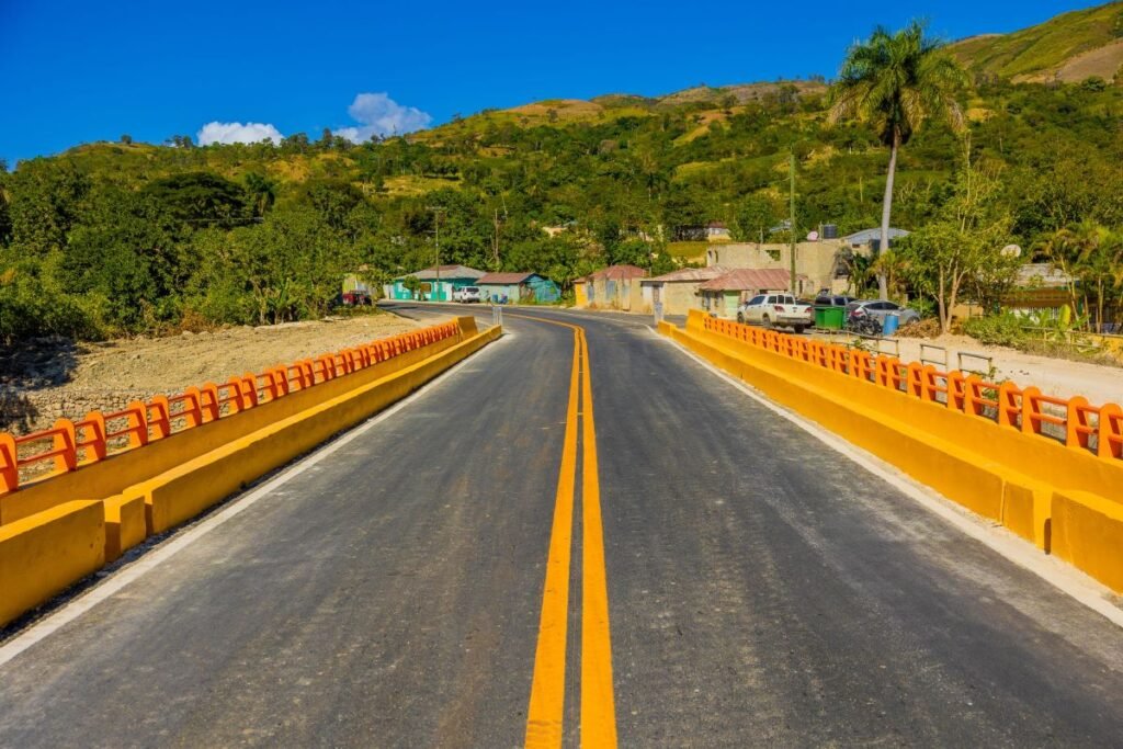Rezago en Elías Piña: más de la mitad de las obras sigue sin ejecución