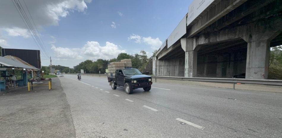 Años de reclamos sin respuesta dejan a comunidad de La Vega expuesta en tramo de la autopista Duarte