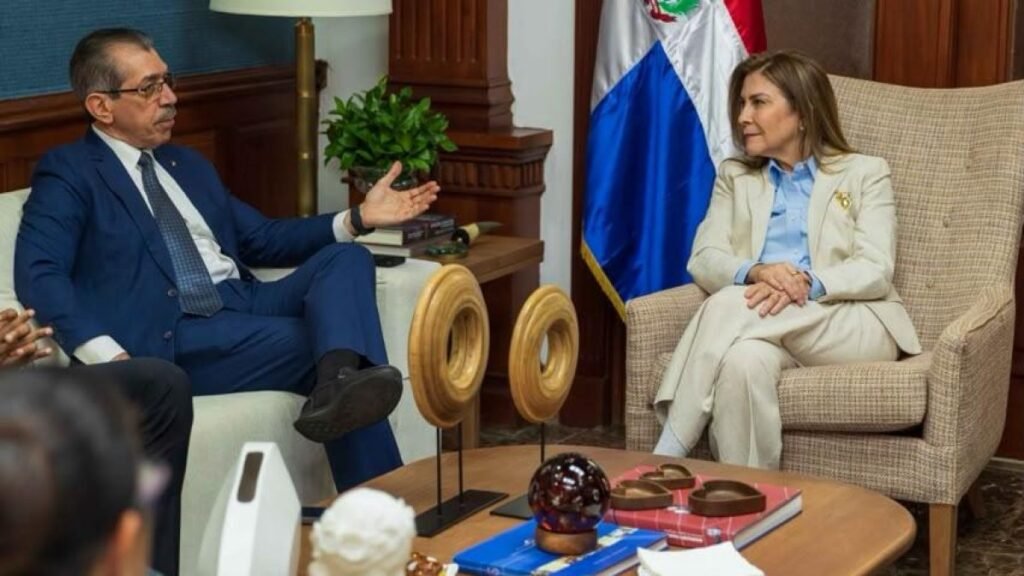 Asjana reconoce el peso del apoyo de Carolina Mejía en la recta final de su triunfo en la UASD