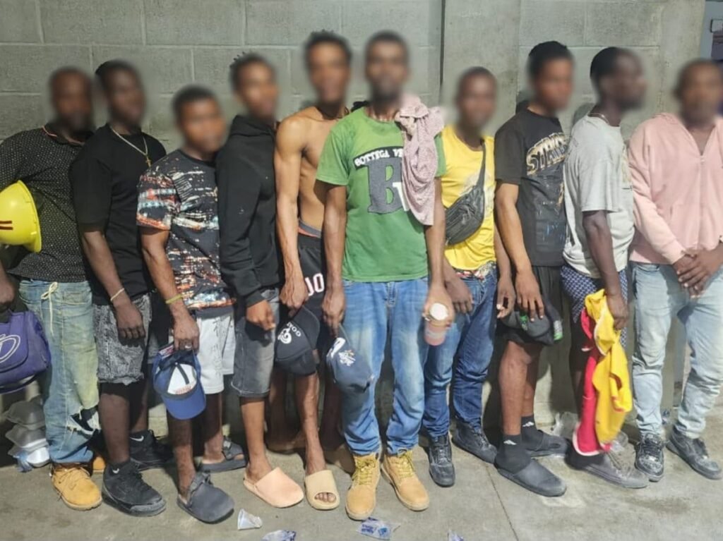 Migración deporta 782 extranjeros en un día y mantiene bajo presión el control fronterizo