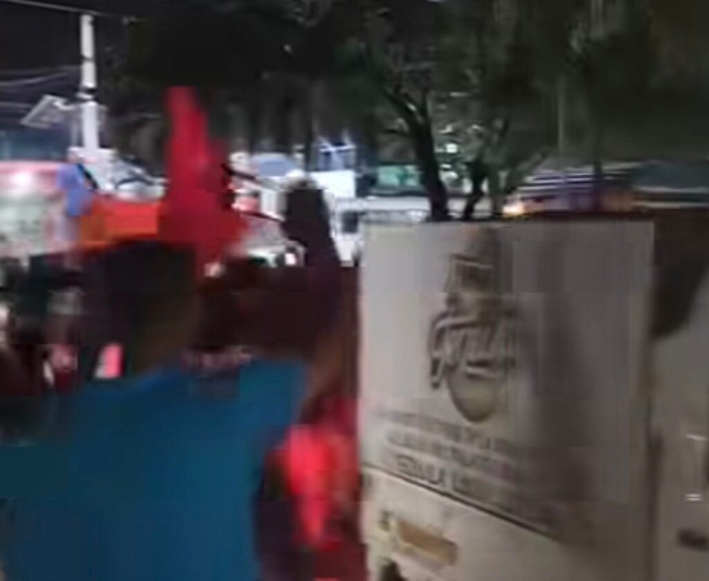 Protesta en Moca pone presión al Gobierno por tarifas, canasta y la llamada ley mordaza