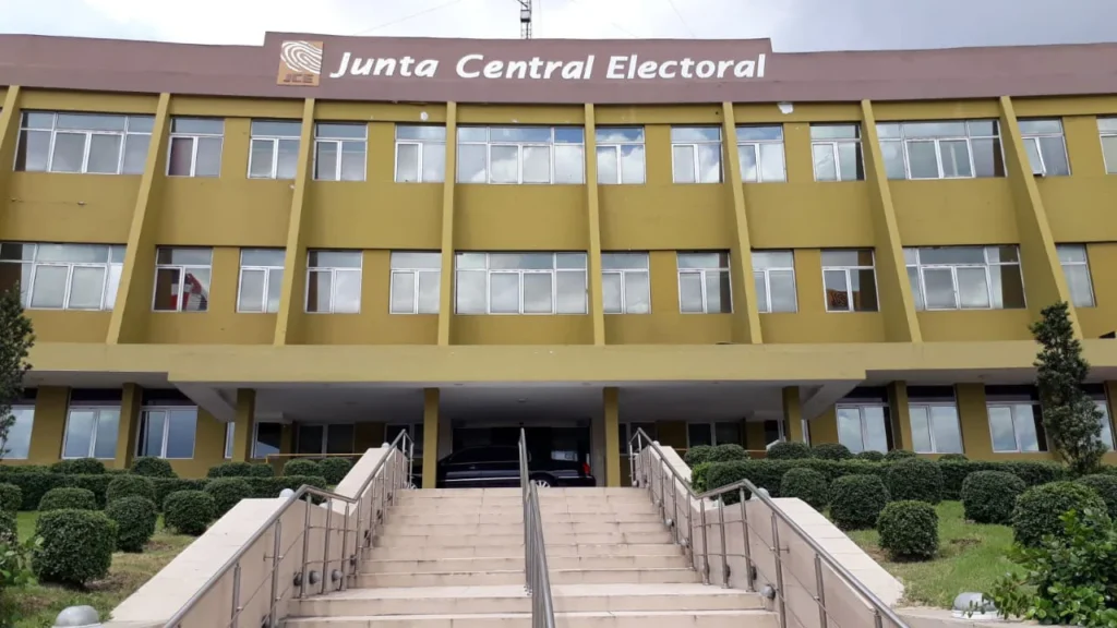 Banreservas detiene embargo sobre fondos de la JCE y el litigio con Latin Events sigue abierto