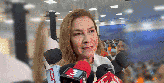 Carolina Mejía destaca la paternidad responsable en jornada de asistencia social