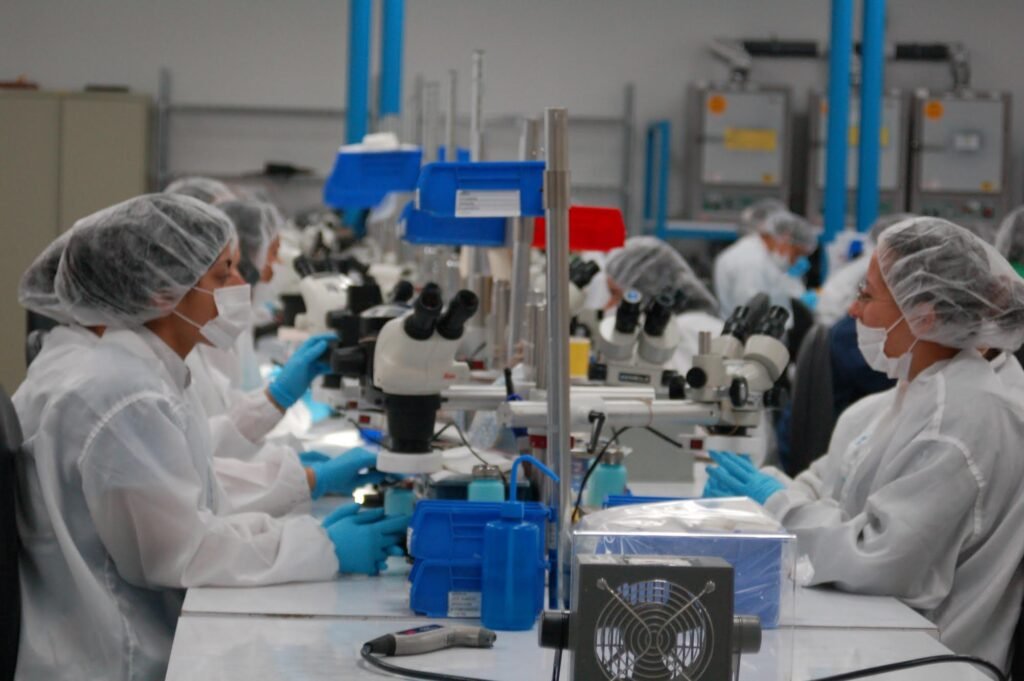 Las zonas francas pasan de ensamblar insumos básicos a procesos médicos más sofisticados