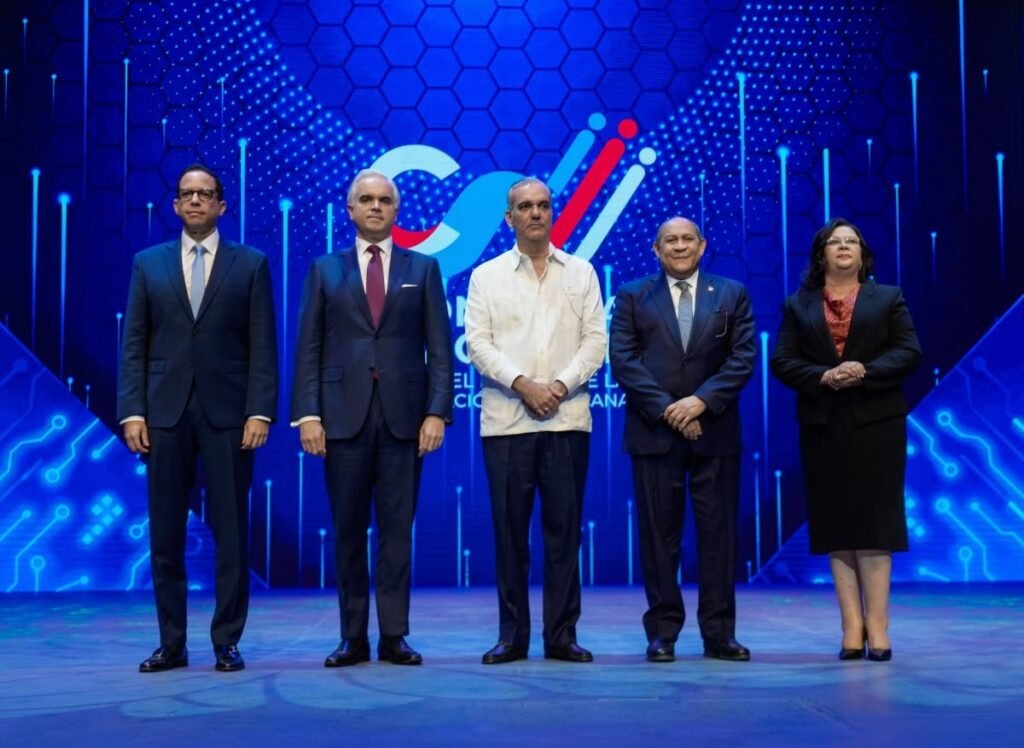 Abinader recibe el informe sobre la consulta educativa y promete convertir los consensos en políticas públicas