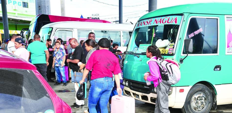 Transportistas subirán tarifas en 47 rutas desde el lunes y acusan al Gobierno de no cumplir los subsidios