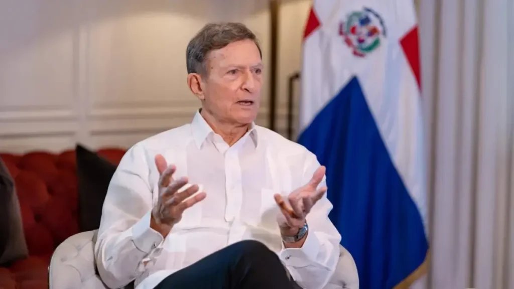 Qué significa realmente el nombramiento de Roberto Álvarez como embajador emérito