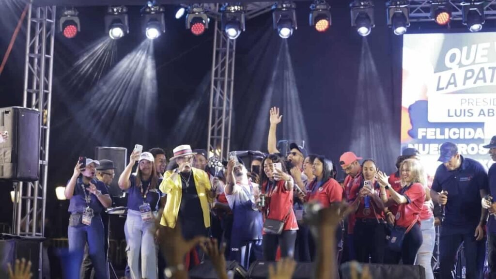 Malecón se llena de música y celebración por los Centroamericanos, con mensaje político de fondo