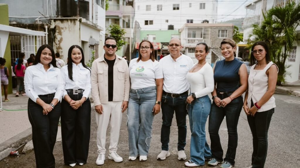 Villa Rosa recibe mochilas y útiles en una jornada solidaria que pone foco en el inicio escolar