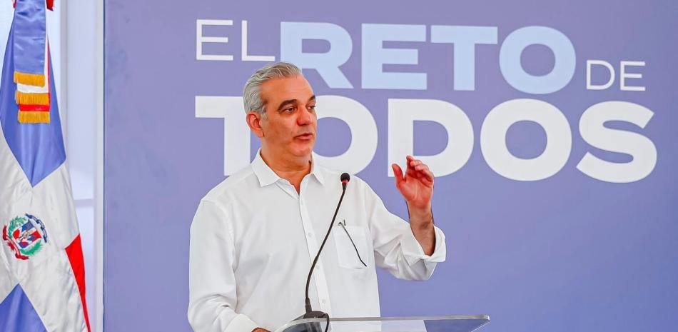 Abinader reconoce que la falta de competencia ha encarecido las telecomunicaciones