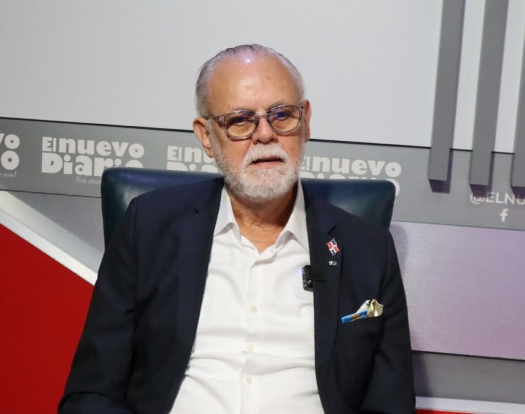 Jáquez llama a reforzar políticas culturales y educativas ante la desconexión de jóvenes dominicanos