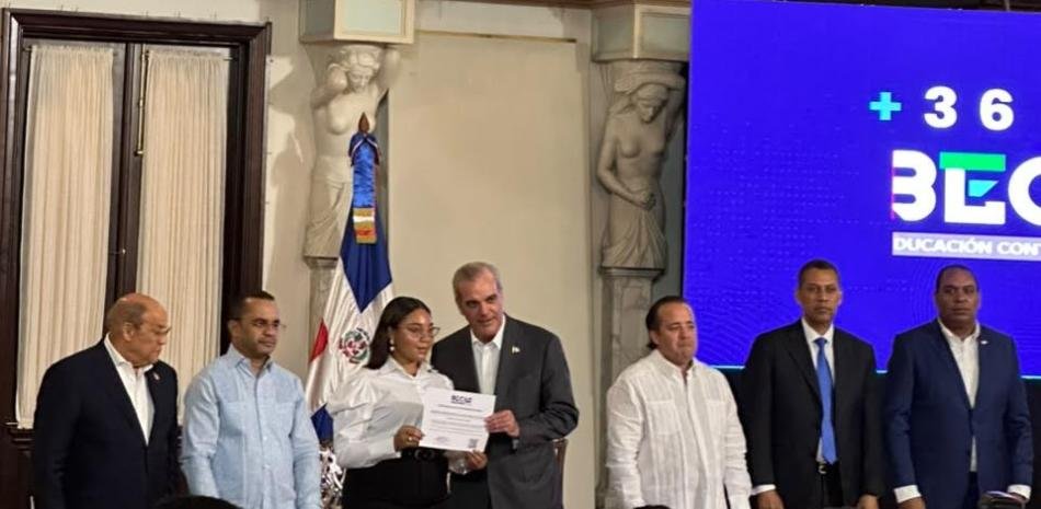 ITLA reparte 36,225 becas y Abinader vuelve a poner la formación tecnológica en el centro