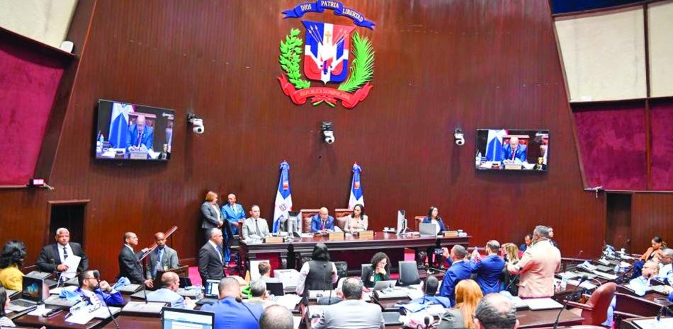PRM domina el Congreso, pero también lidera excusas y ausencias sin sanción