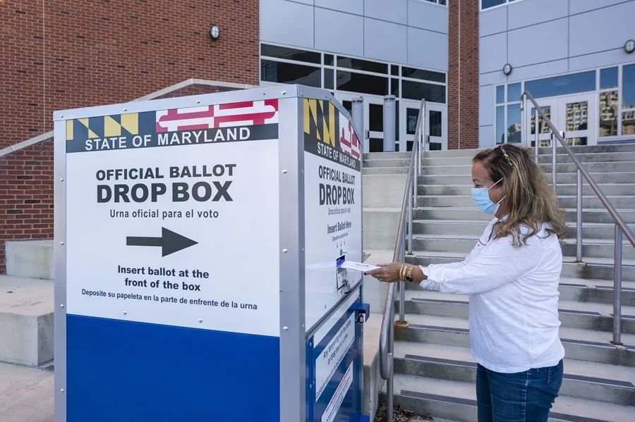 El Supremo de Estados Unidos desbloquea provisionalmente la ofensiva de Trump contra el voto por correo