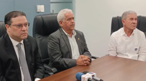 Anadegas seguirá recibiendo tarjetas en las estaciones mientras continúa la negociación por las comisiones