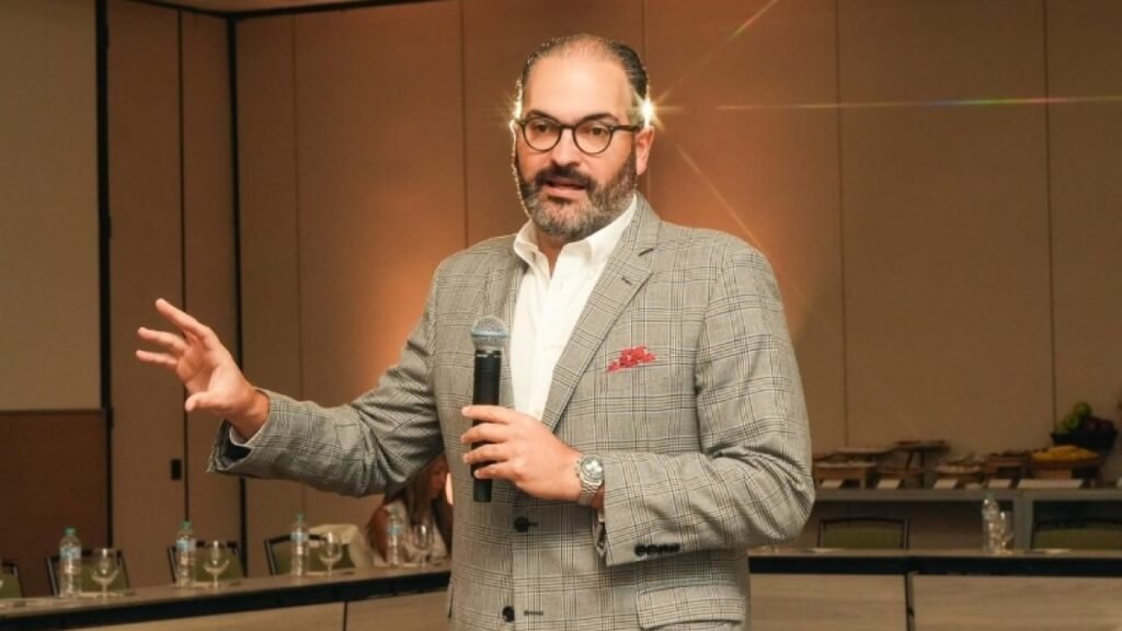 Turismo crece en discurso, pero sigue sin elevar el gasto real ni frenar la caída de la estadía