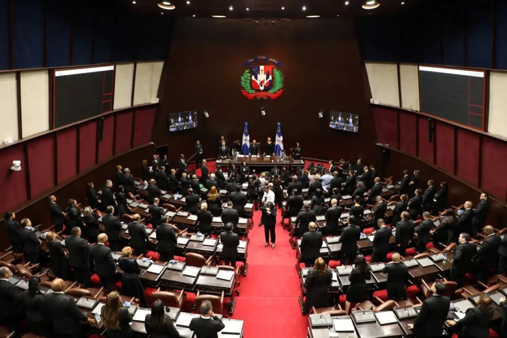 La Cámara aprueba la moral y cívica obligatoria y pone al Minerd bajo la lupa de su aplicación