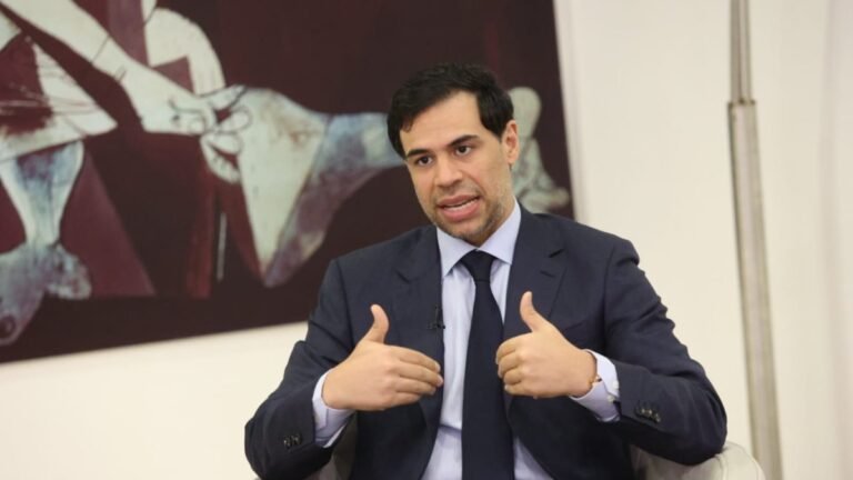 Salcedo pospone su definición para 2028 y pide al PRM mirar primero la gestión de Abinader