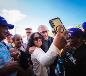 Castillo recorre Puerto Plata y promete soluciones mientras afloran reclamos por agua, apagones y costo de la comida