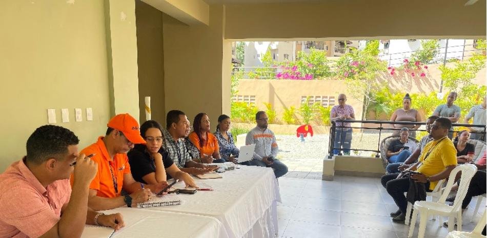 Edesur revisará 104 medidores en Brisas de las Colinas 5 tras reclamos por cobros altos