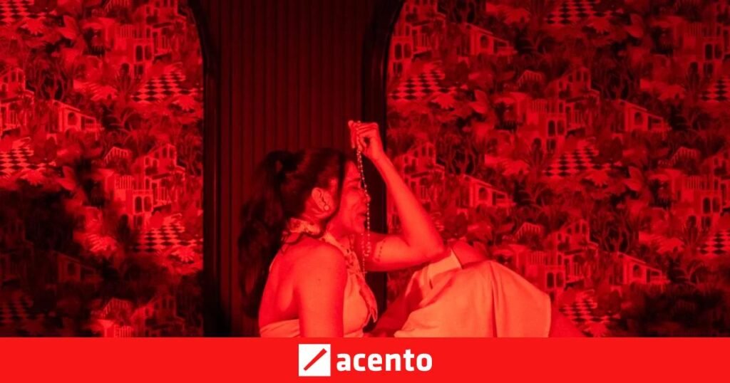 ‘Por los secretos’ prolonga su éxito y refuerza el contraste con la política del espectáculo