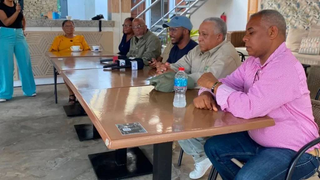 Exigen al Ayuntamiento de La Romana transparentar plan y costos antes de cerrar estación de basura