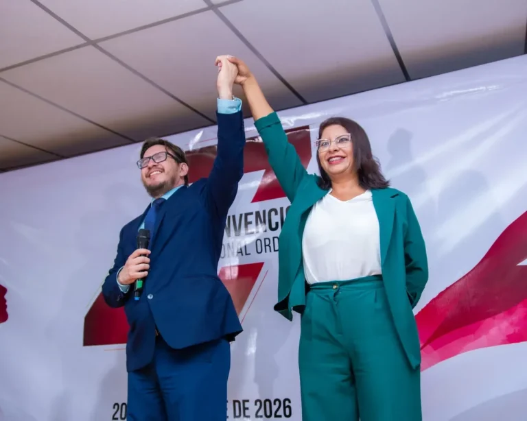 La izquierda salvadoreña activa candidatura ante un Bukele favorito, pero bajo crecientes cuestionamientos institucionales
