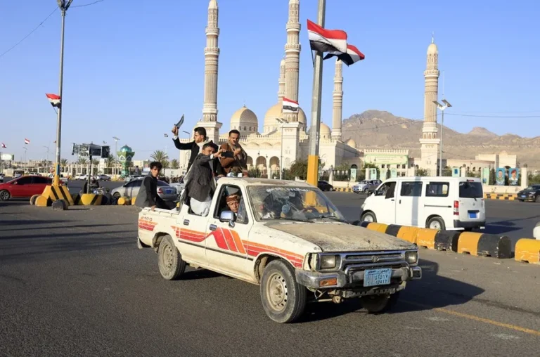 Violencia al alza en Yemen junto a Bab el Mandeb con saldo de muertos, heridos y versiones enfrentadas
