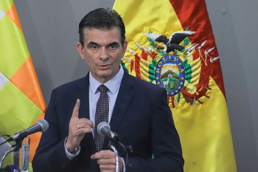 Paz ata millonario financiamiento externo a reformas y admite que no irá a frenar el golpe del subsidio a combustibles