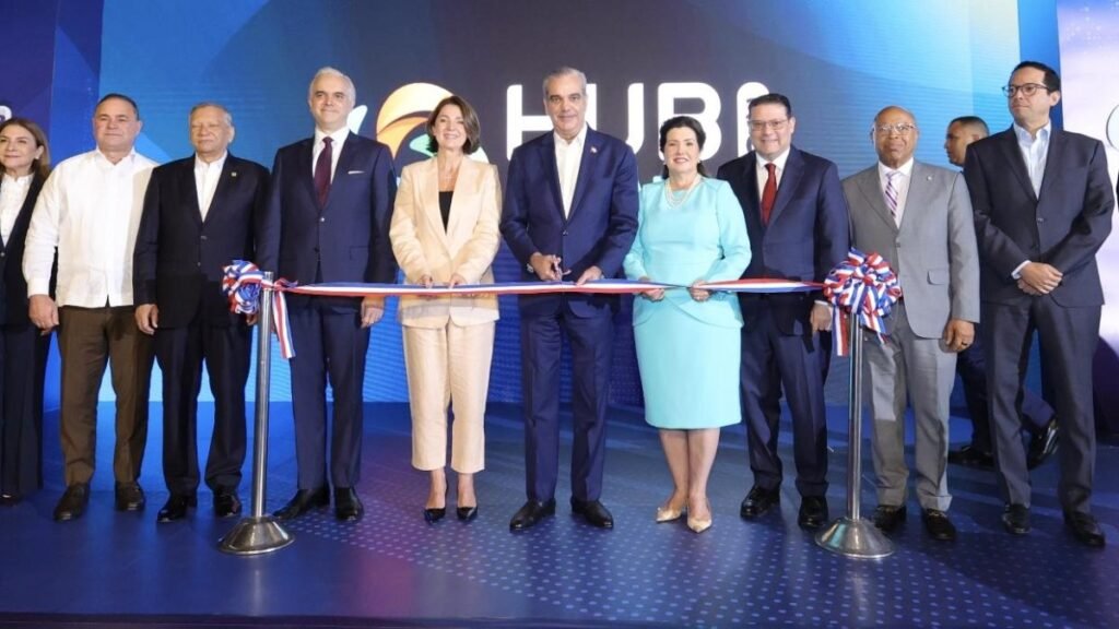 Abinader encabeza apertura de HUB empresarial con promesas de negocios y capacitación bajo escrutinio